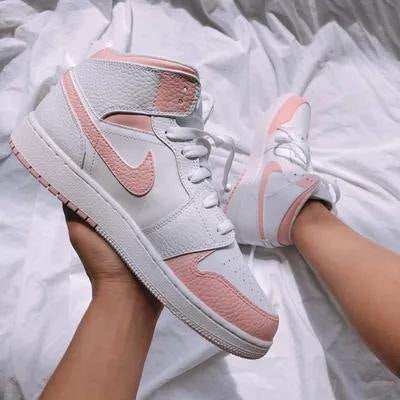 Jordan 1 custom rosa y blanco